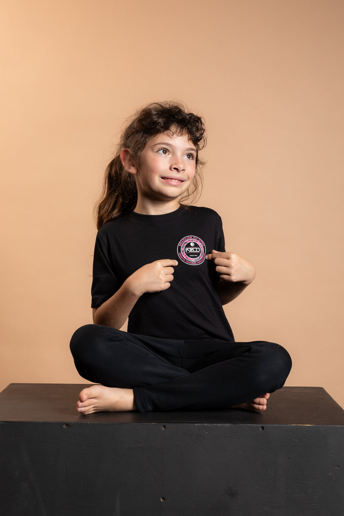 RT KIDS T SHIRT BLACK & ROSE